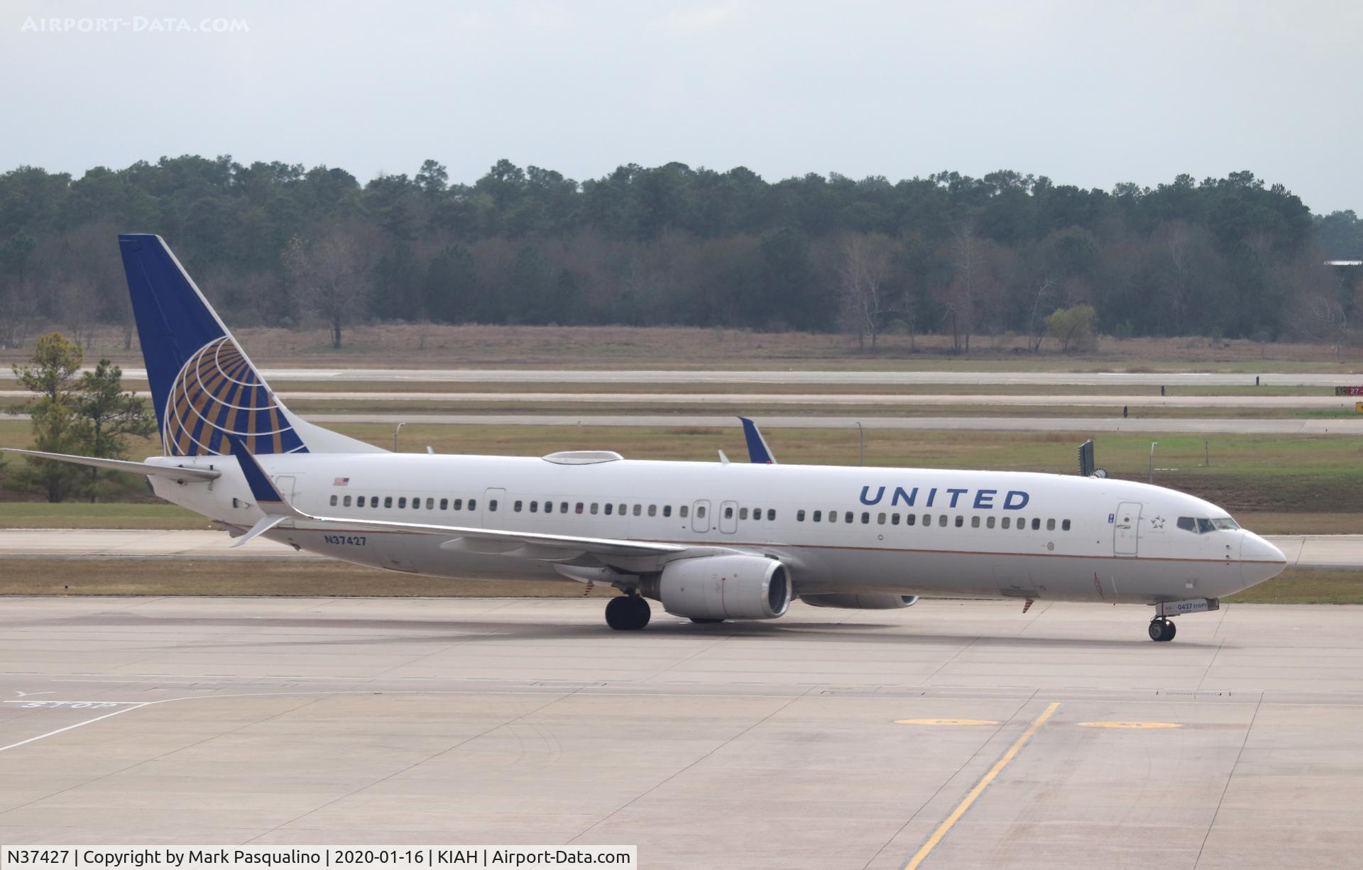 N37427, 2008 Boeing 737-924/ER C/N 37097, Boeing 737-924/ER