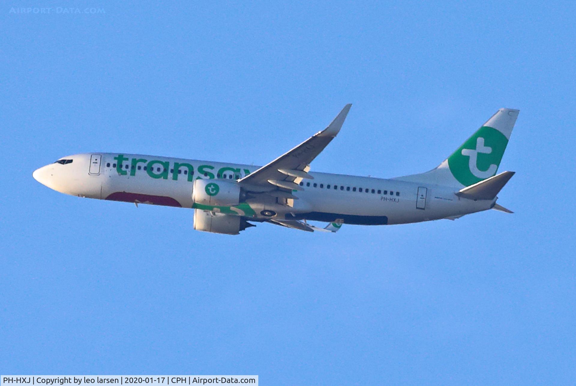 PH-HXJ, 2017 Boeing 737-800 C/N 62159, Copenhagen 17.1.2020 T/O R-22R