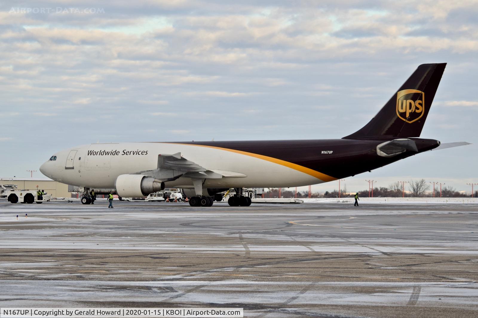 N167UP, 2005 Airbus A300F4-622R C/N 0862, Push back from the ramp.