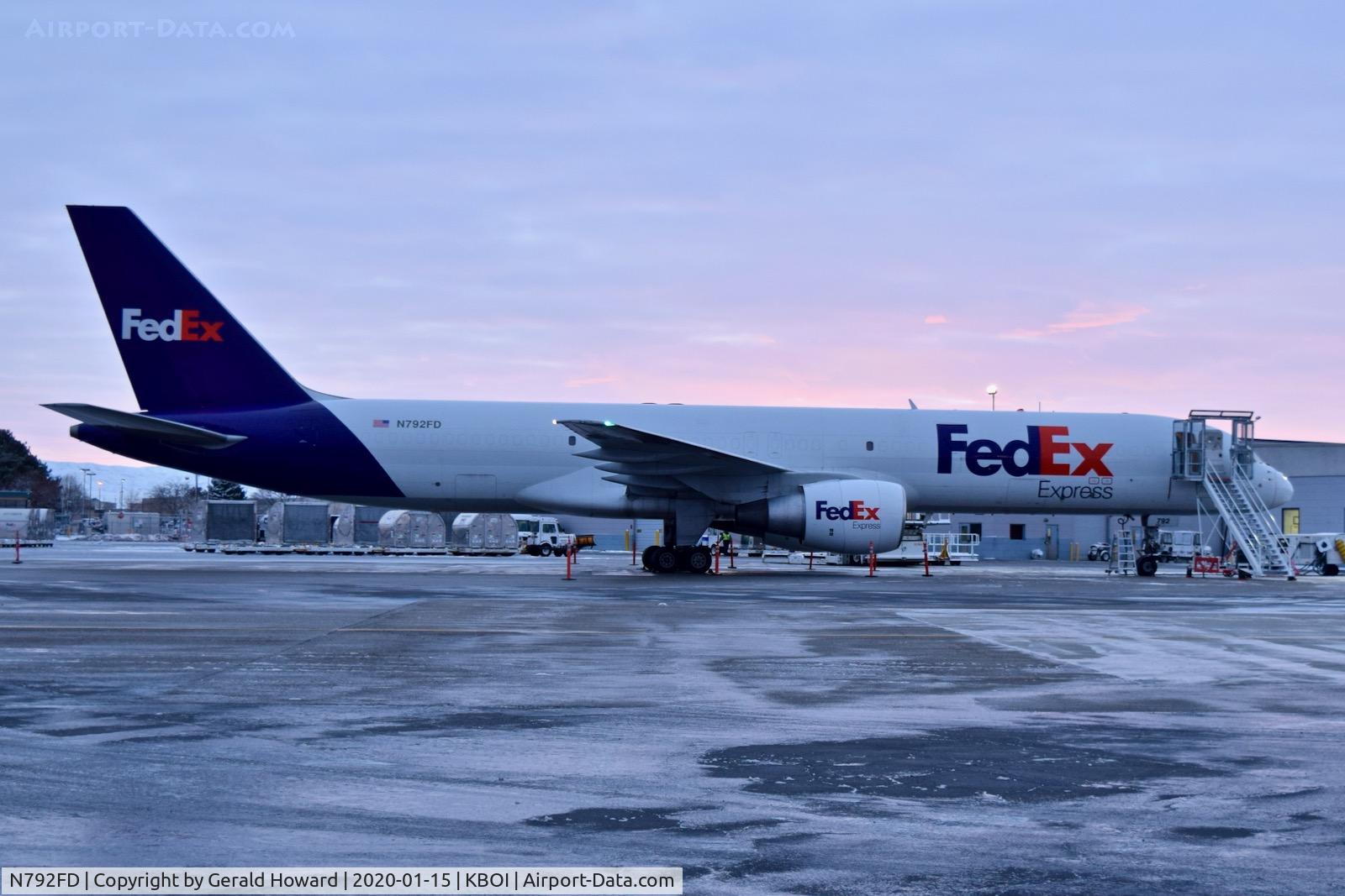 N792FD, 1993 Boeing 757-222 C/N 26697, Parked on Fed Ex ramp.