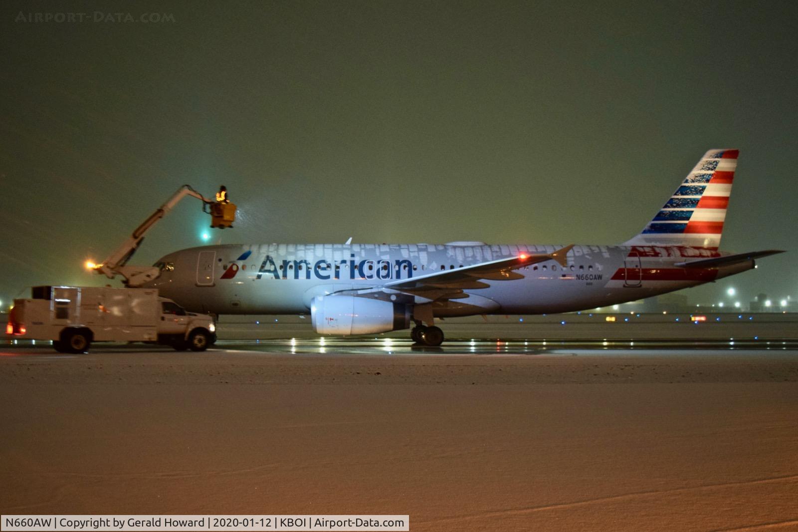N660AW, 2000 Airbus A320-232 C/N 1234, At de ice.