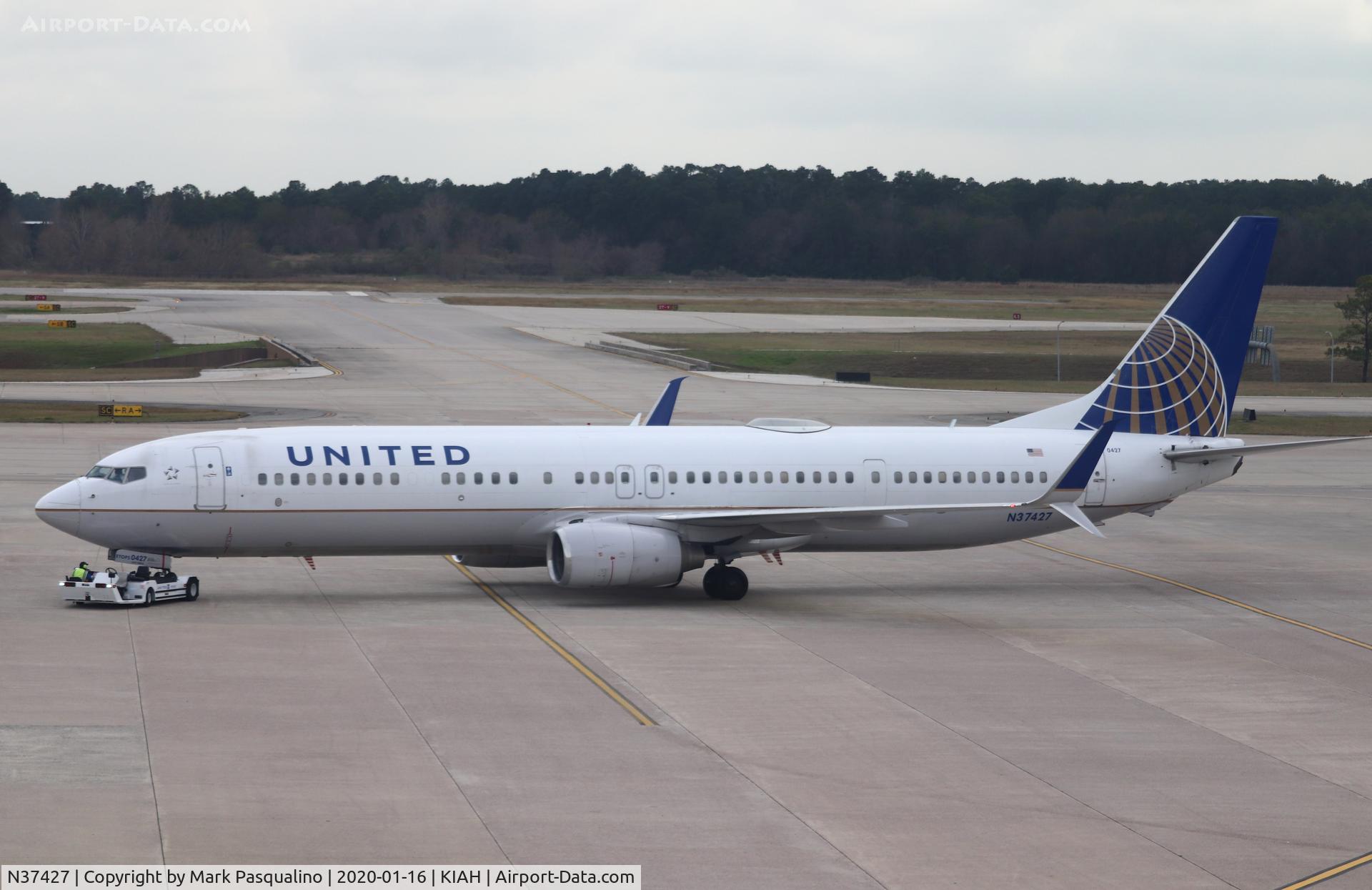 N37427, 2008 Boeing 737-924/ER C/N 37097, Boeing 737-924/ER