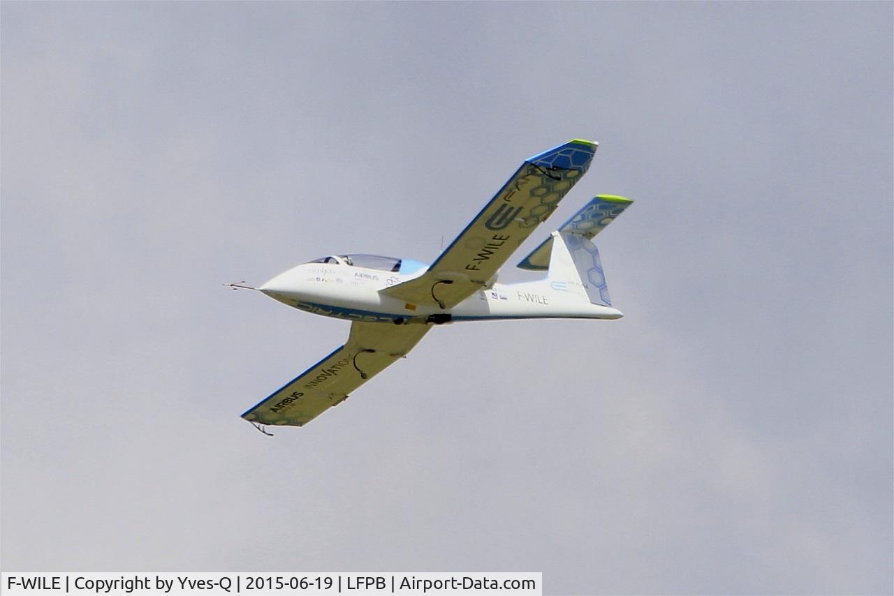 F-WILE, 2014 Airbus E-Fan C/N 001, Airbus E-Fan, On display, Paris-Le Bourget (LFPB-LBG) Air show 2015