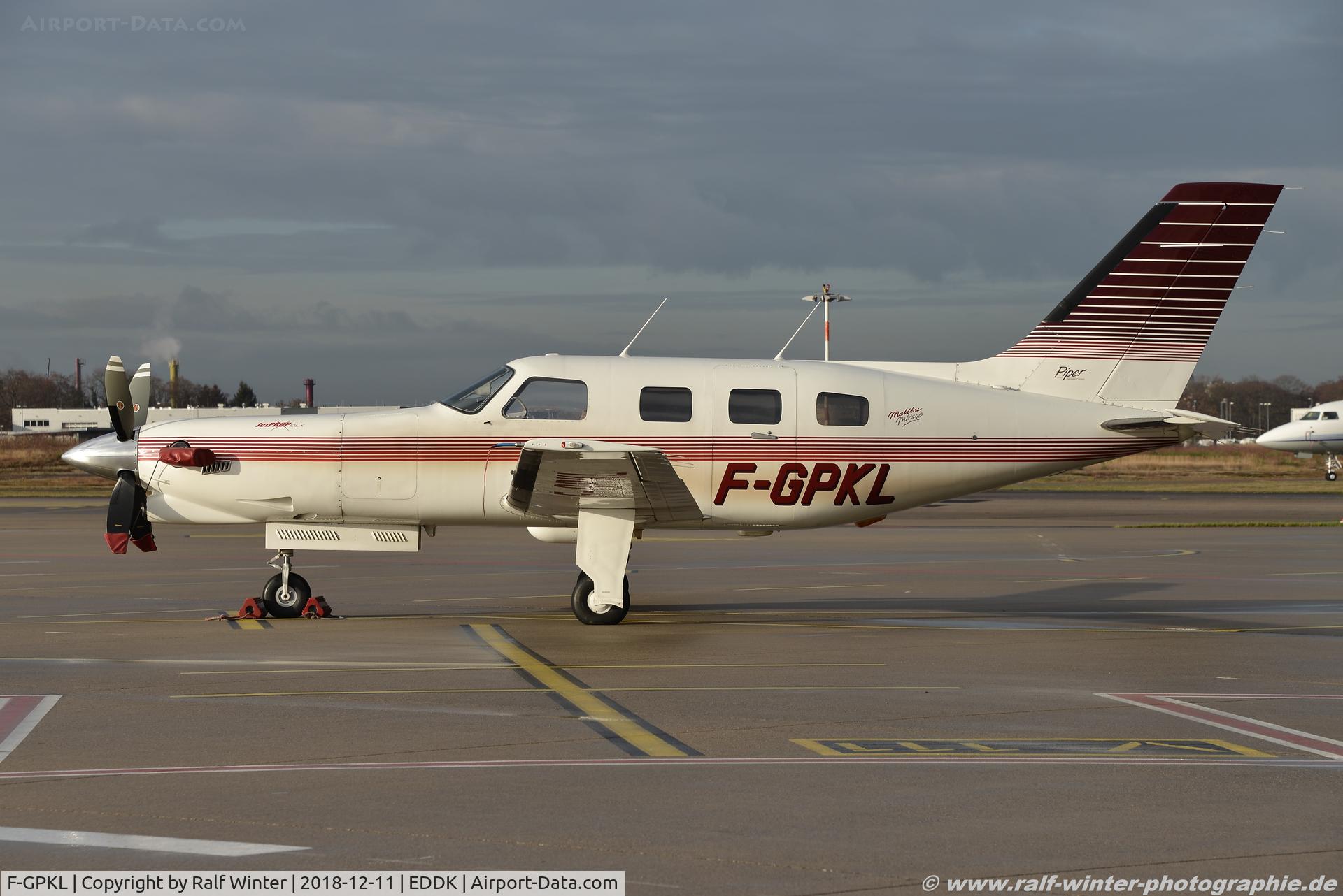 F-GPKL, 1995 Piper PA-46-350P Malibu Mirage C/N 4622194, Piper PA-46-350P Jetprop DLX - LE MOULIN SC - 4622194 - F-GPKL - 11.12.2018 - CGN