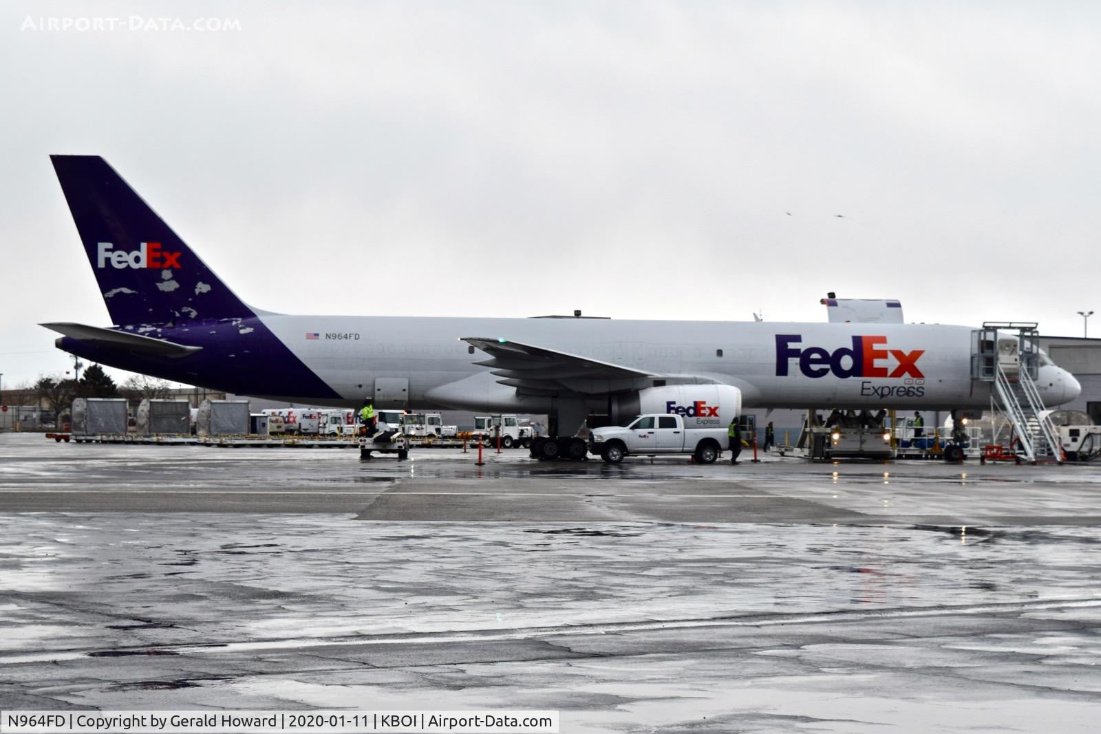 N964FD, 1990 Boeing 757-258 C/N 24884, Parked on the Fed Ex ramp.