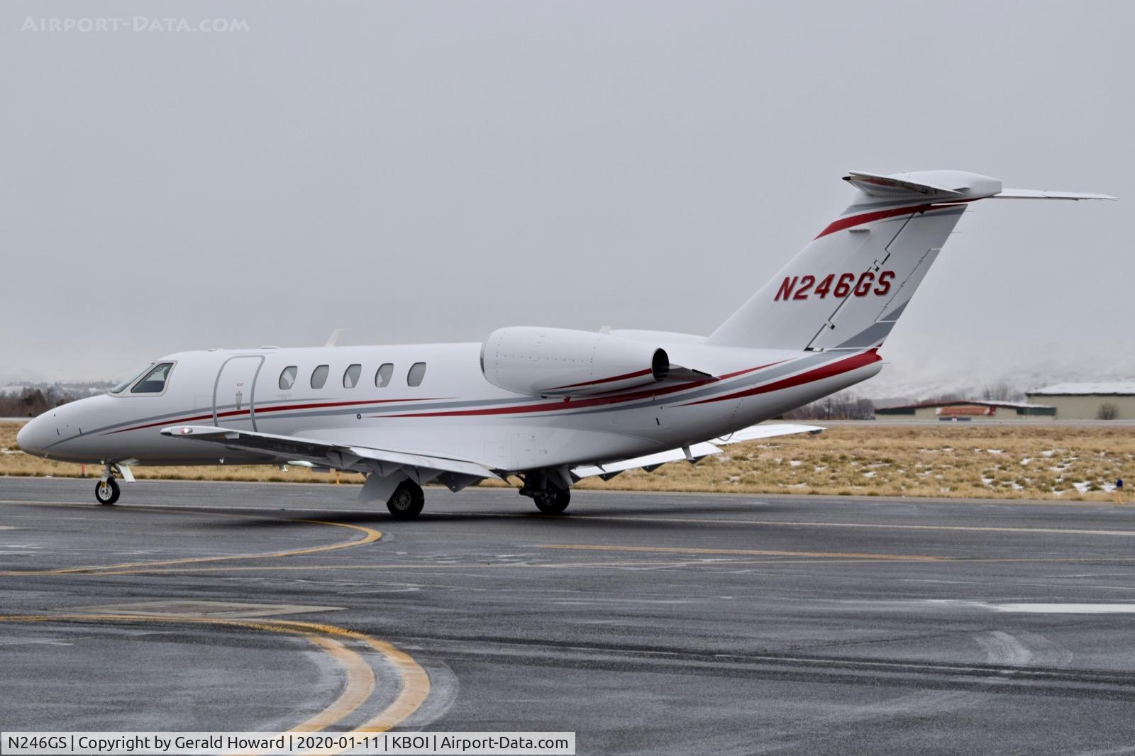 N246GS, 2018 Cessna 525C CitationJet CJ4 CitationJet CJ4 C/N 525C-0275, On Juliet awaiting clearance for 10R.