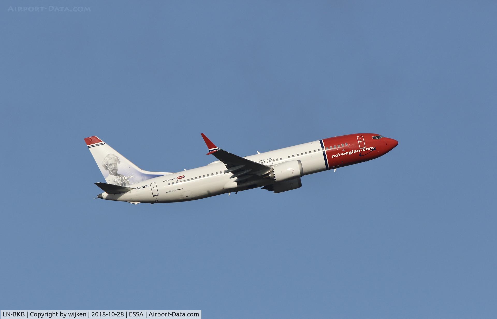 LN-BKB, 2018 Boeing 737-8 MAX C/N 42833, Climbing from RWY 19R