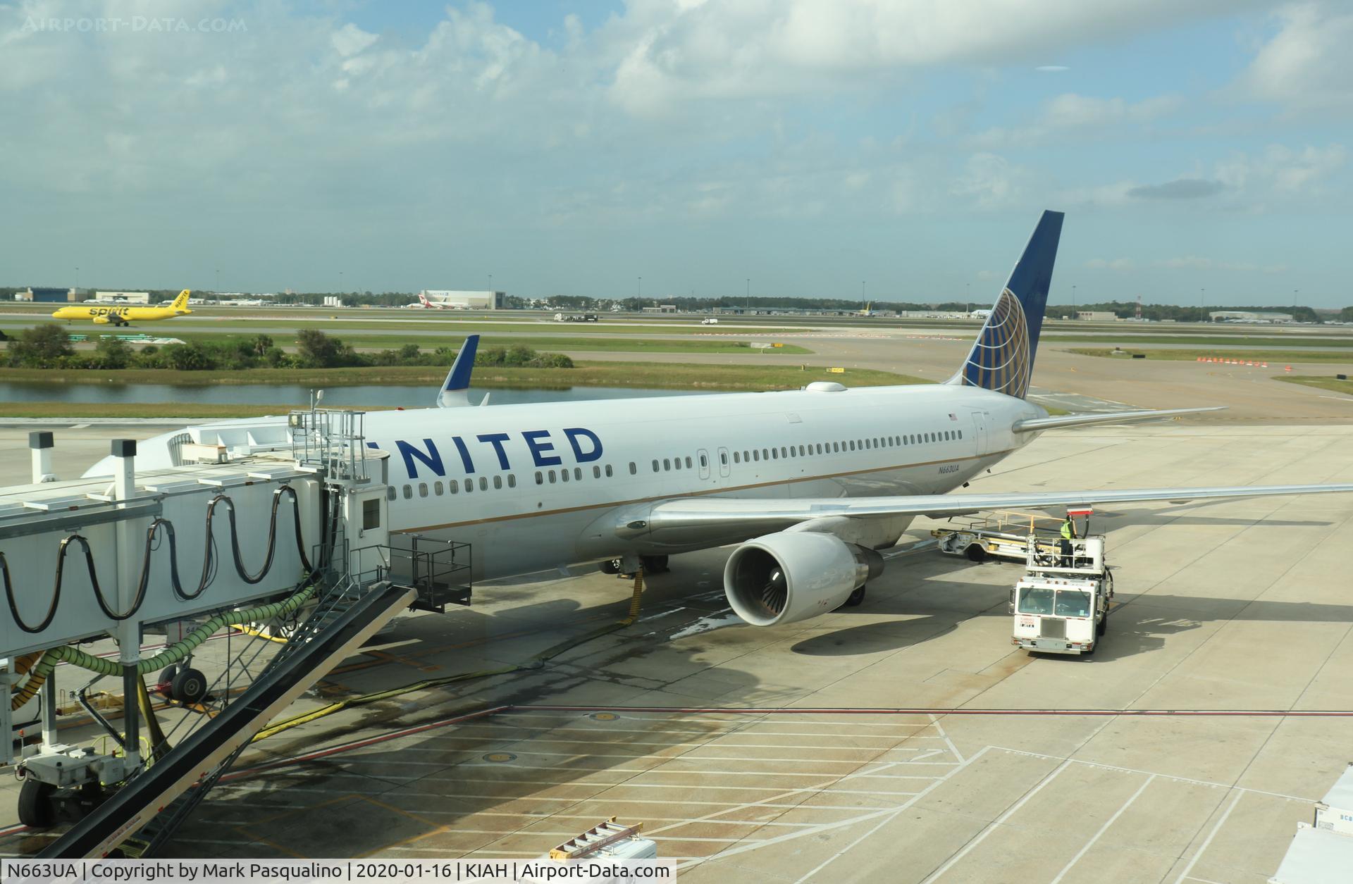 N663UA, 1993 Boeing 767-322 C/N 27160, Boeing 767-322