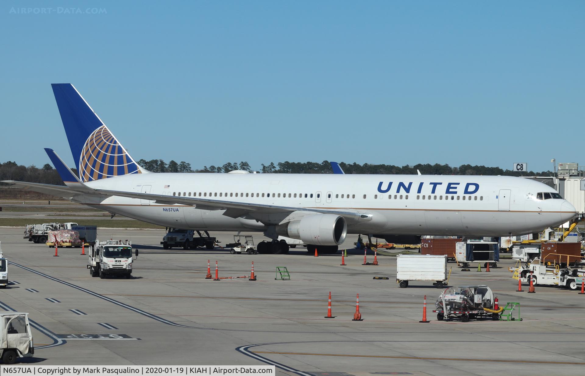 N657UA, 1993 Boeing 767-322 C/N 27112, Boeing 767-322