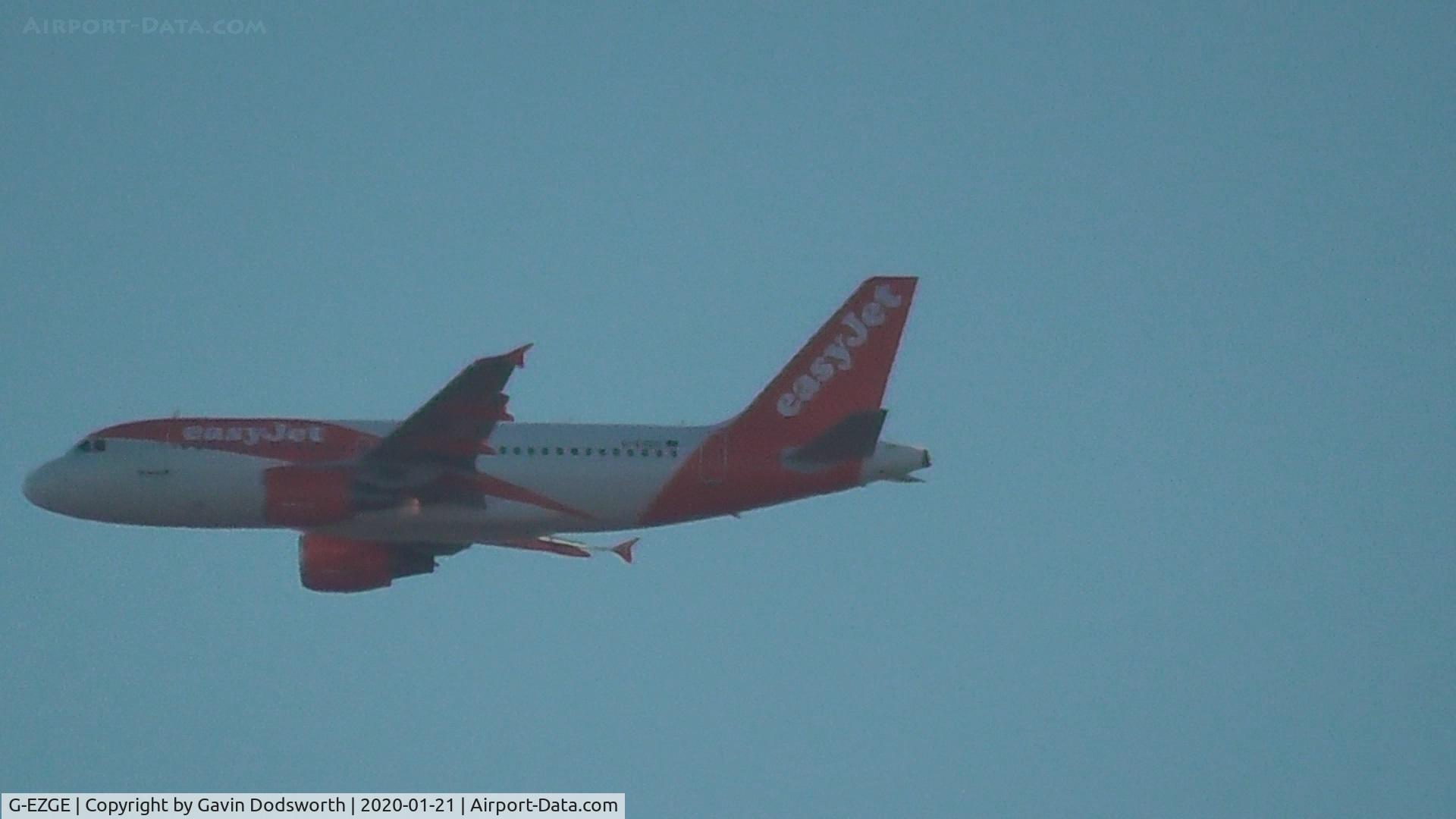 G-EZGE, 2011 Airbus A319-111 C/N 4624, easyJet flying over Darlington whilst on crew training at Teesside International Airport.