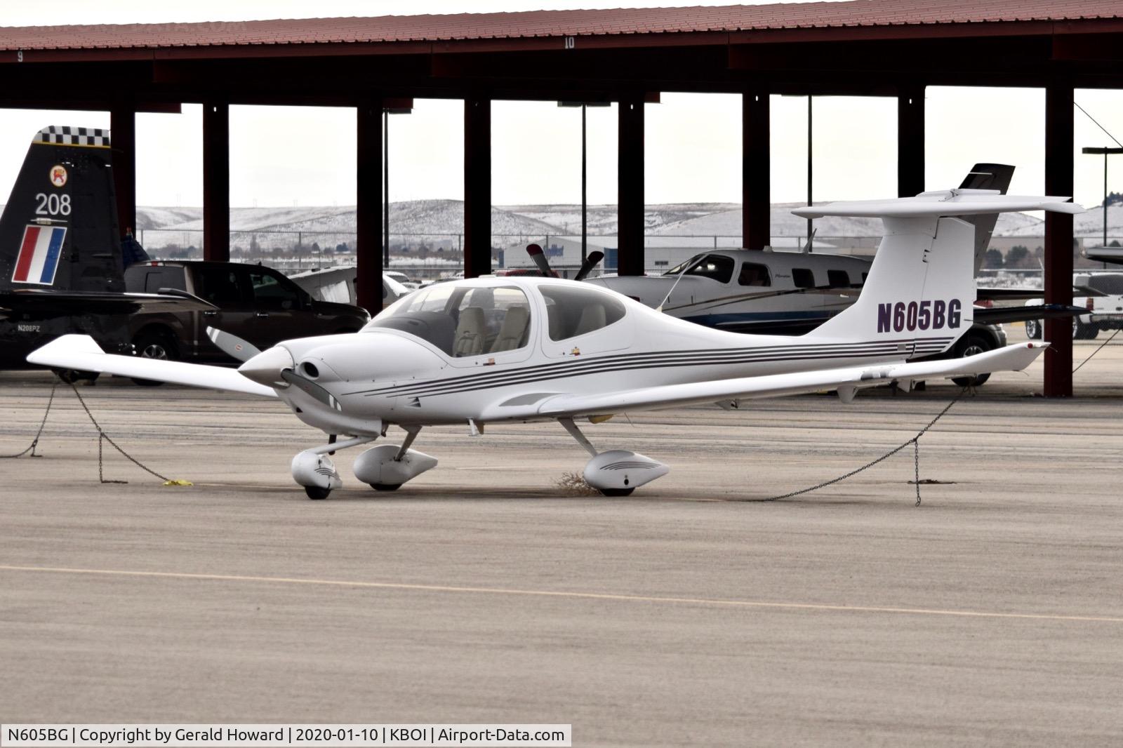N605BG, 2005 Diamond DA-40 Diamond Star C/N 40.566, Parked on north GA ramp.