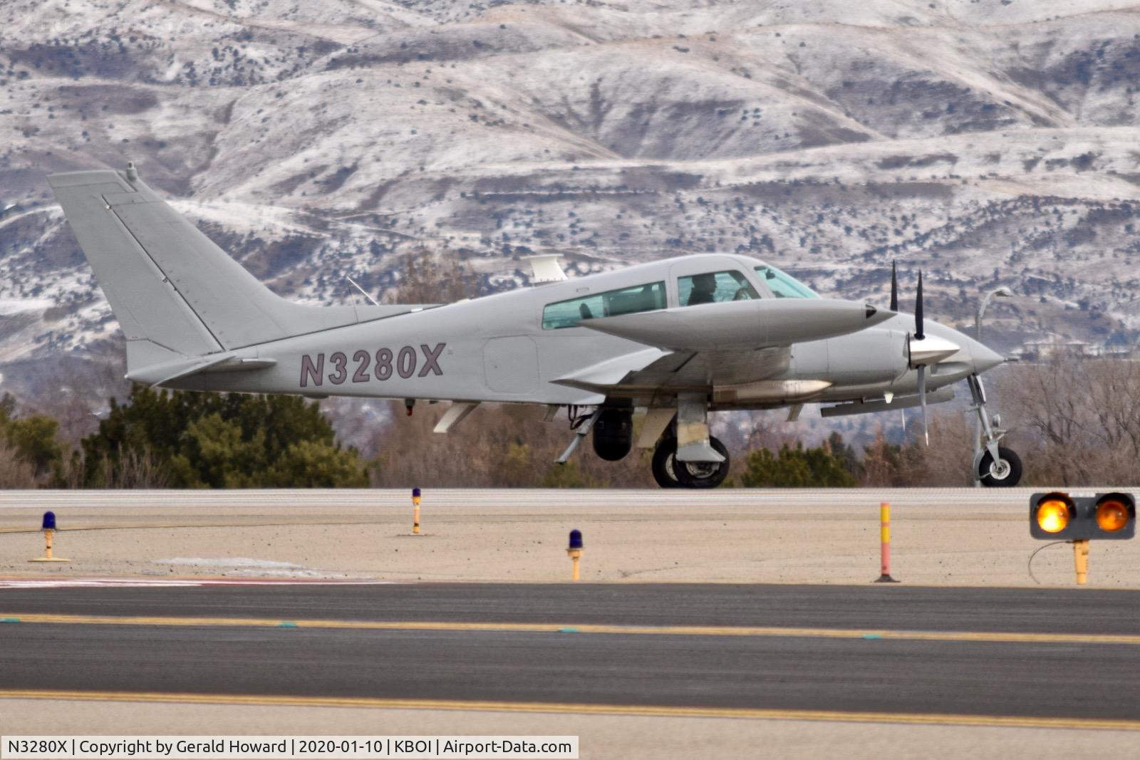 N3280X, 1967 Cessna 310L C/N 310L-0130, Starting take off run on 10R.