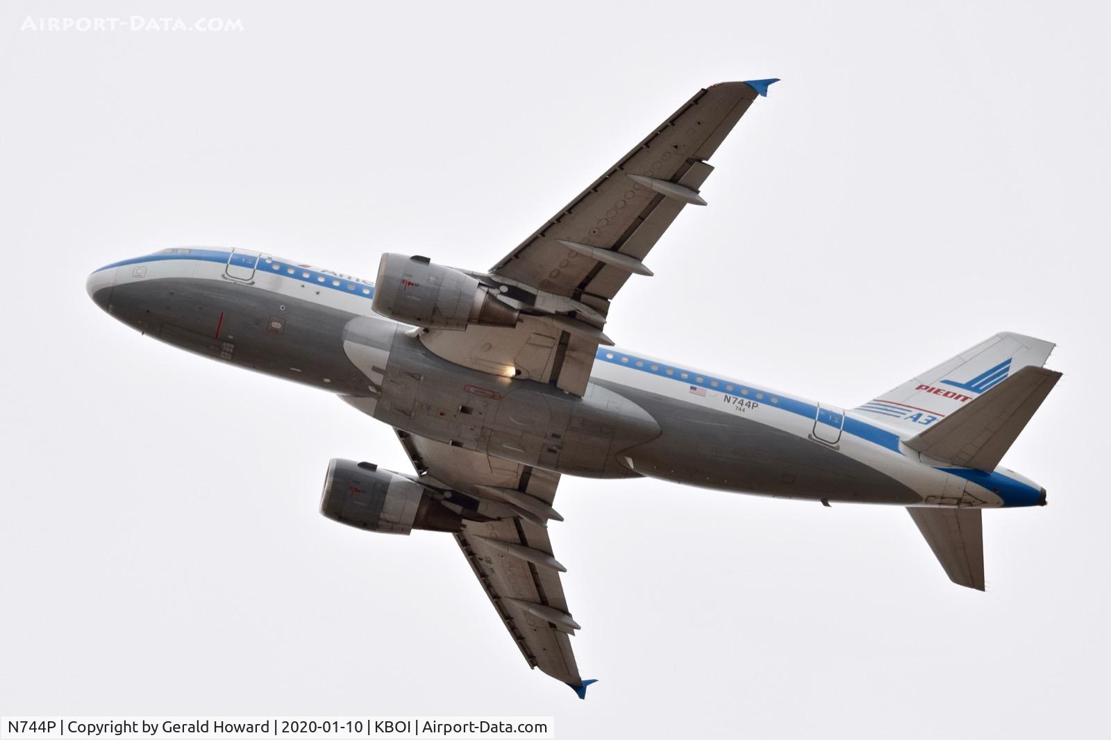 N744P, 2000 Airbus A319-112 C/N 1287, Take off from 10L.
