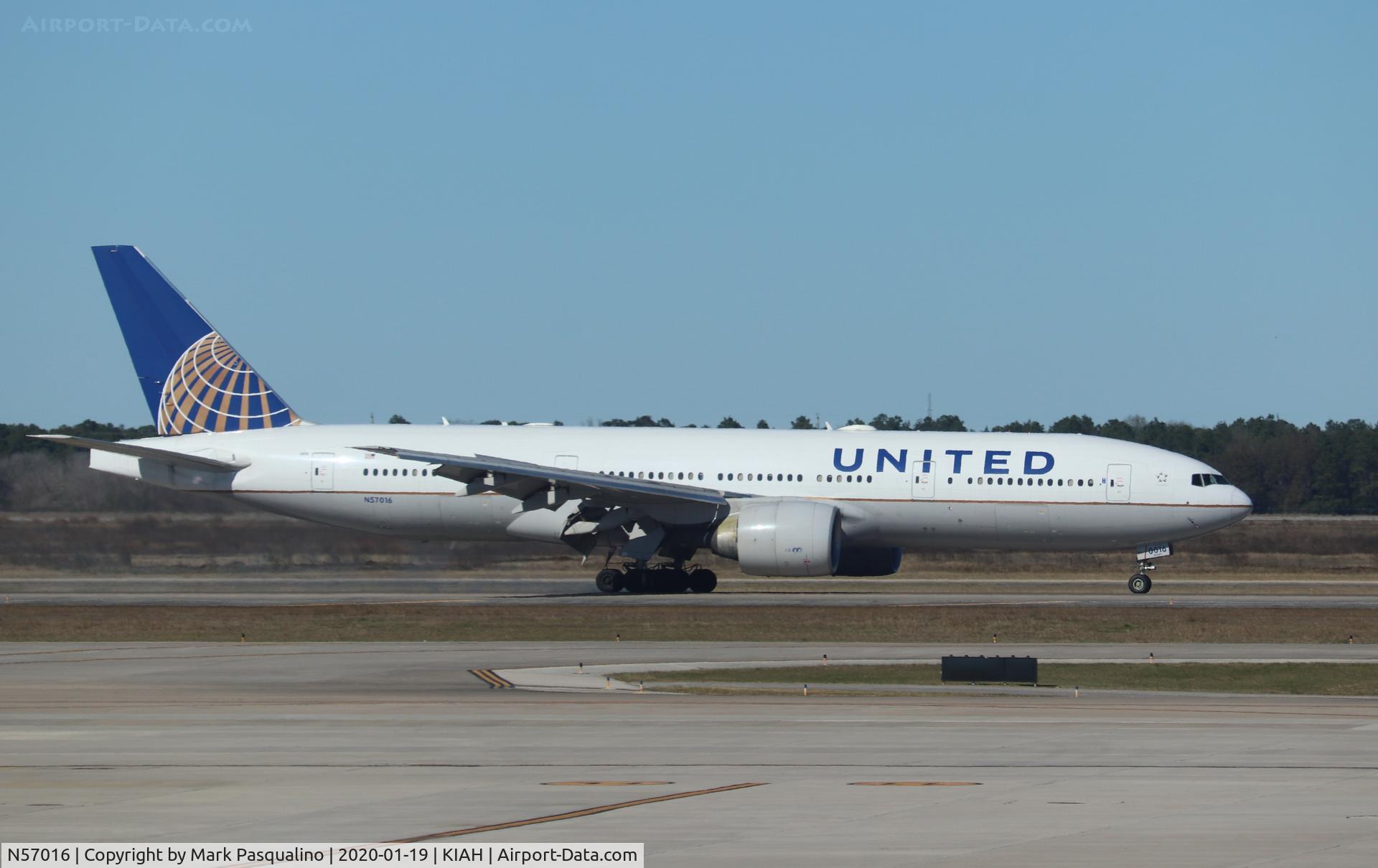 N57016, 2000 Boeing 777-224 C/N 28679, Boeing 777-224