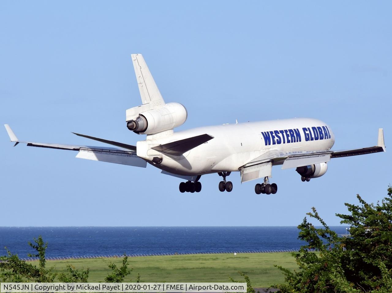 N545JN, 1995 McDonnell Douglas MD-11F C/N 48545, Landing RWY 14
