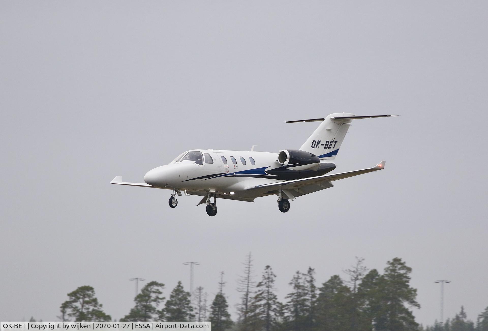 OK-BET, 2018 Cessna 525 Citation M2 C/N 525-0984, Landing RWY 19L