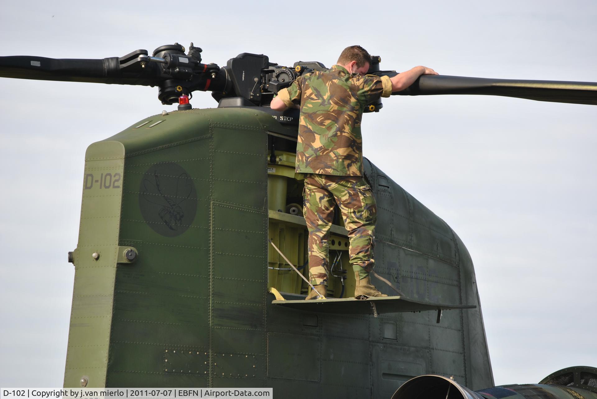 D-102, Boeing CH-47D Chinook C/N M.4102, Line maintenance