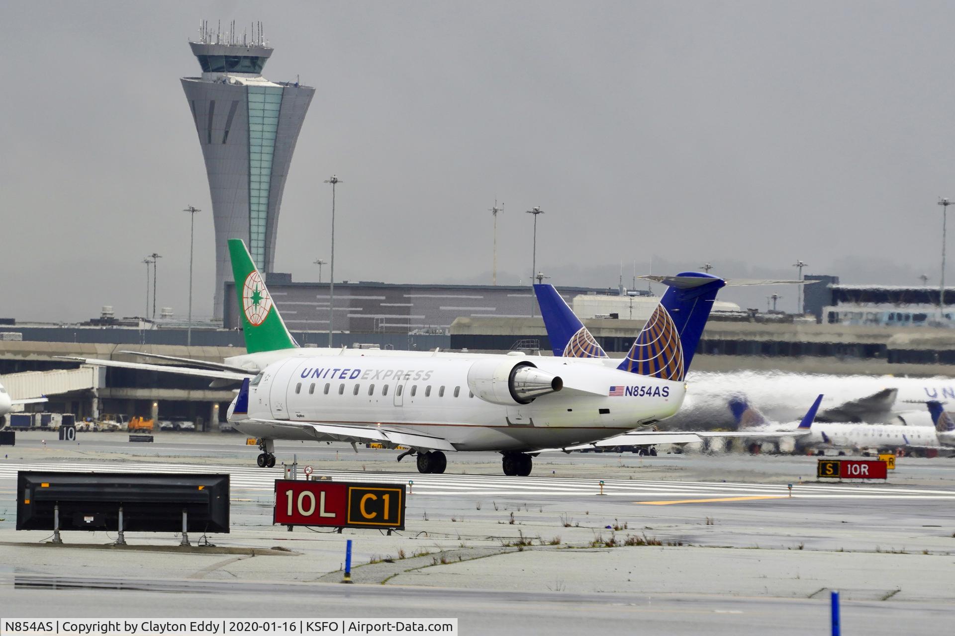 N854AS, 2000 Bombardier CRJ-200ER (CL-600-2B19) C/N 7382, SFO 2020.