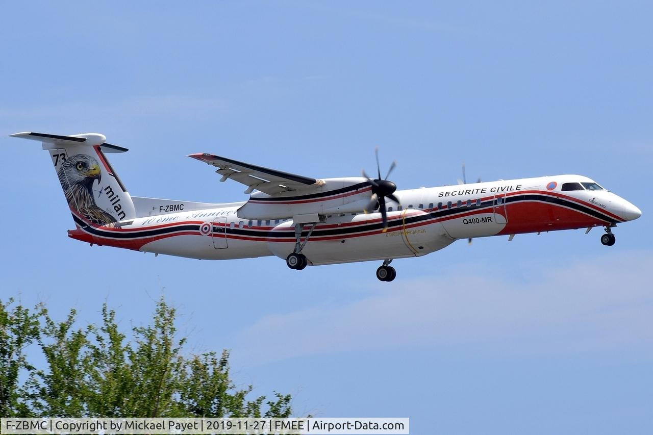 F-ZBMC, 2001 De Havilland Canada DHC-8-402Q-MR Dash 8 C/N 4040, Landing rwy 14