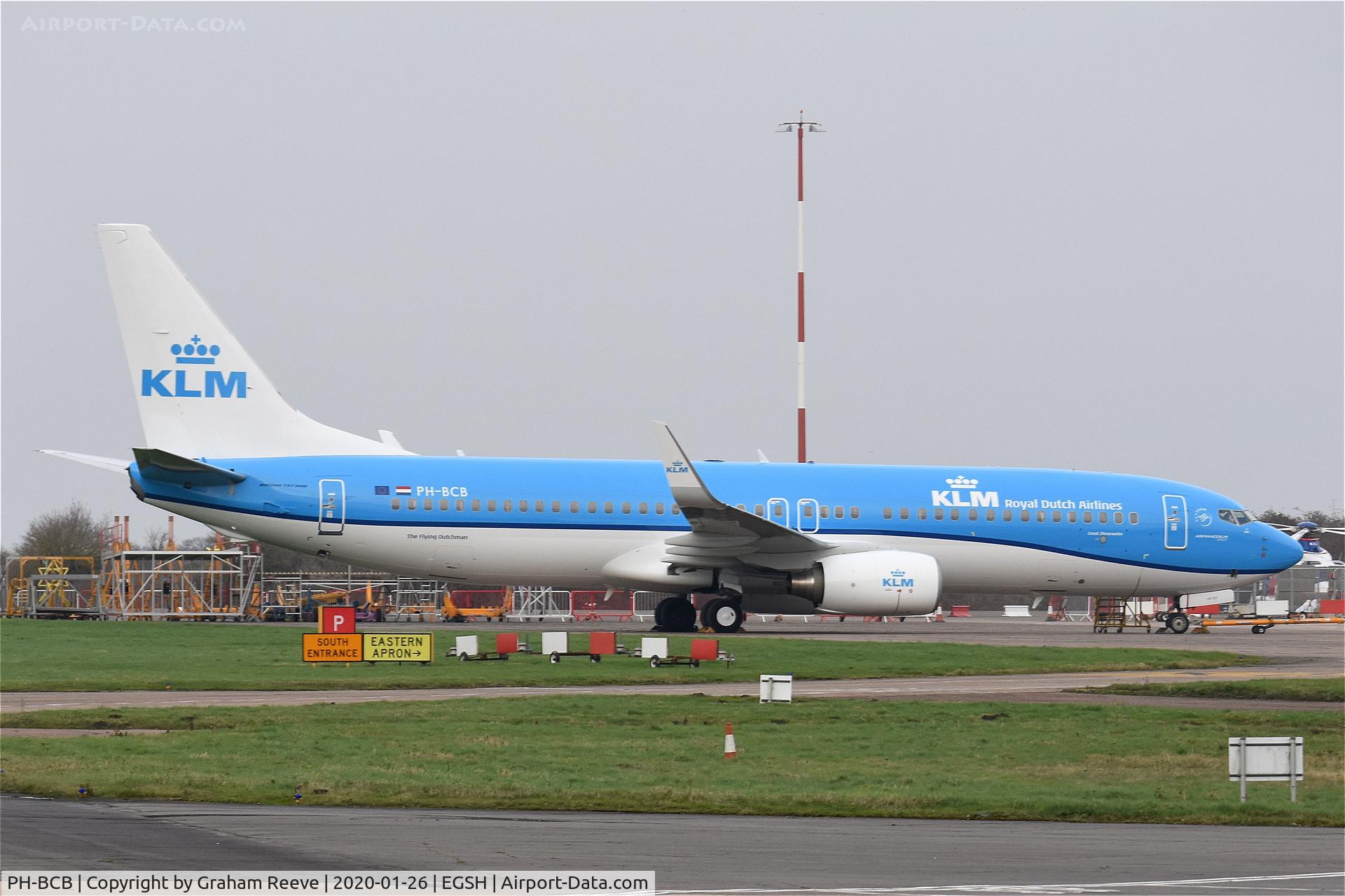 PH-BCB, 2011 Boeing 737-8K2 C/N 39443, In KLM's latest livery.