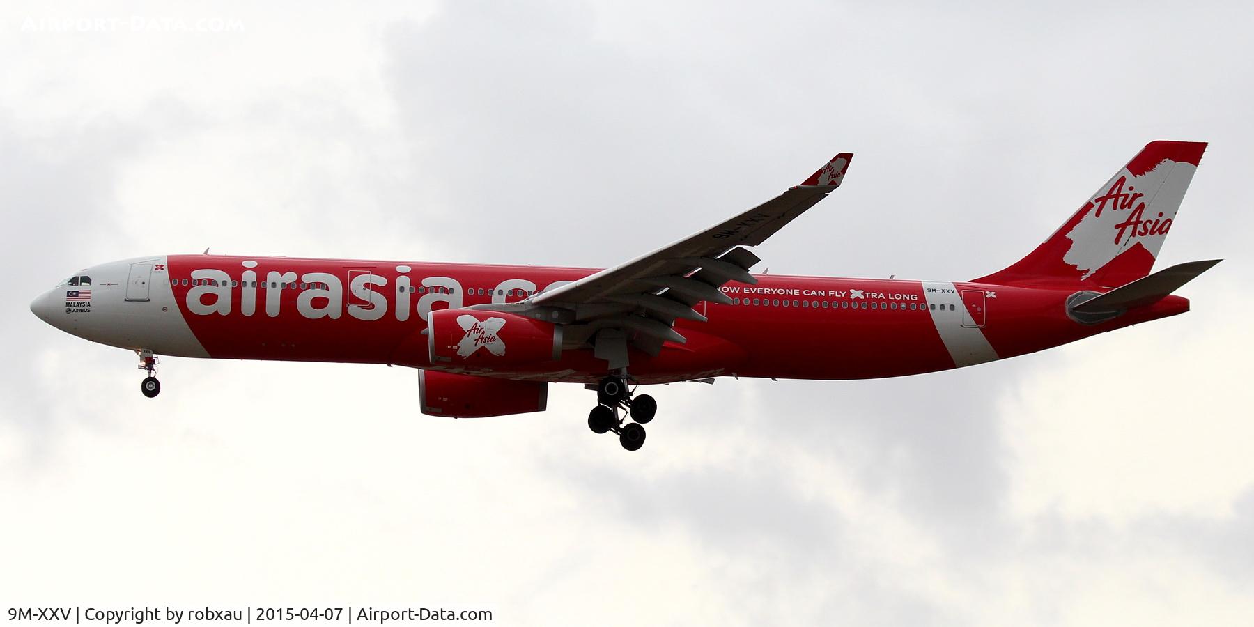 9M-XXV, 2014 Airbus A330-343 C/N 1589, On short final for runway 16 at YMML (Melbourne, Australia)