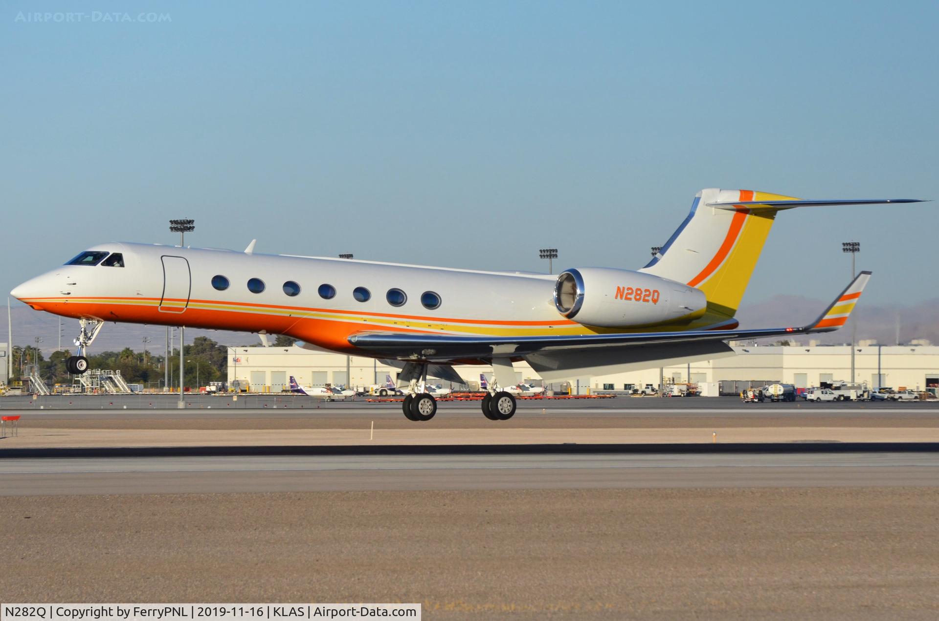 N282Q, 2005 Gulfstream Aerospace GV-SP (G550) C/N 5090, GF Management G550 about to touch-down