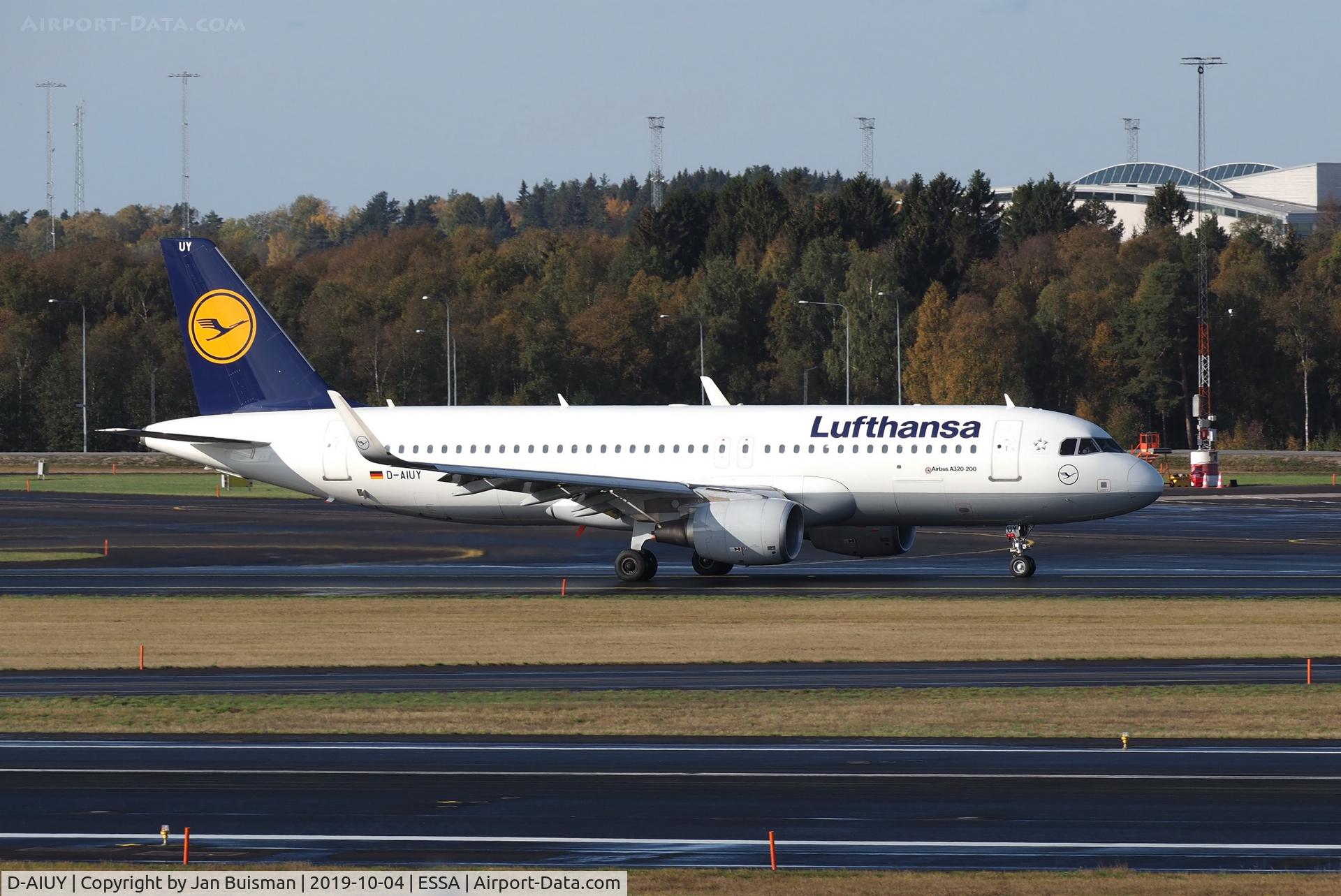 D-AIUY, 2016 Airbus A320-214 C/N 7355, Lufthansa
