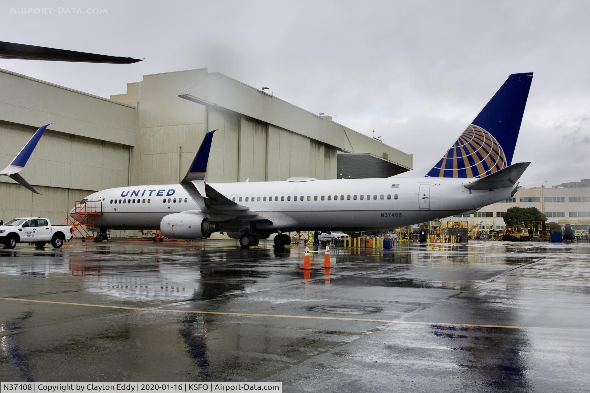 N37408, 2001 Boeing 737-924 C/N 30125, SFO 2020,
