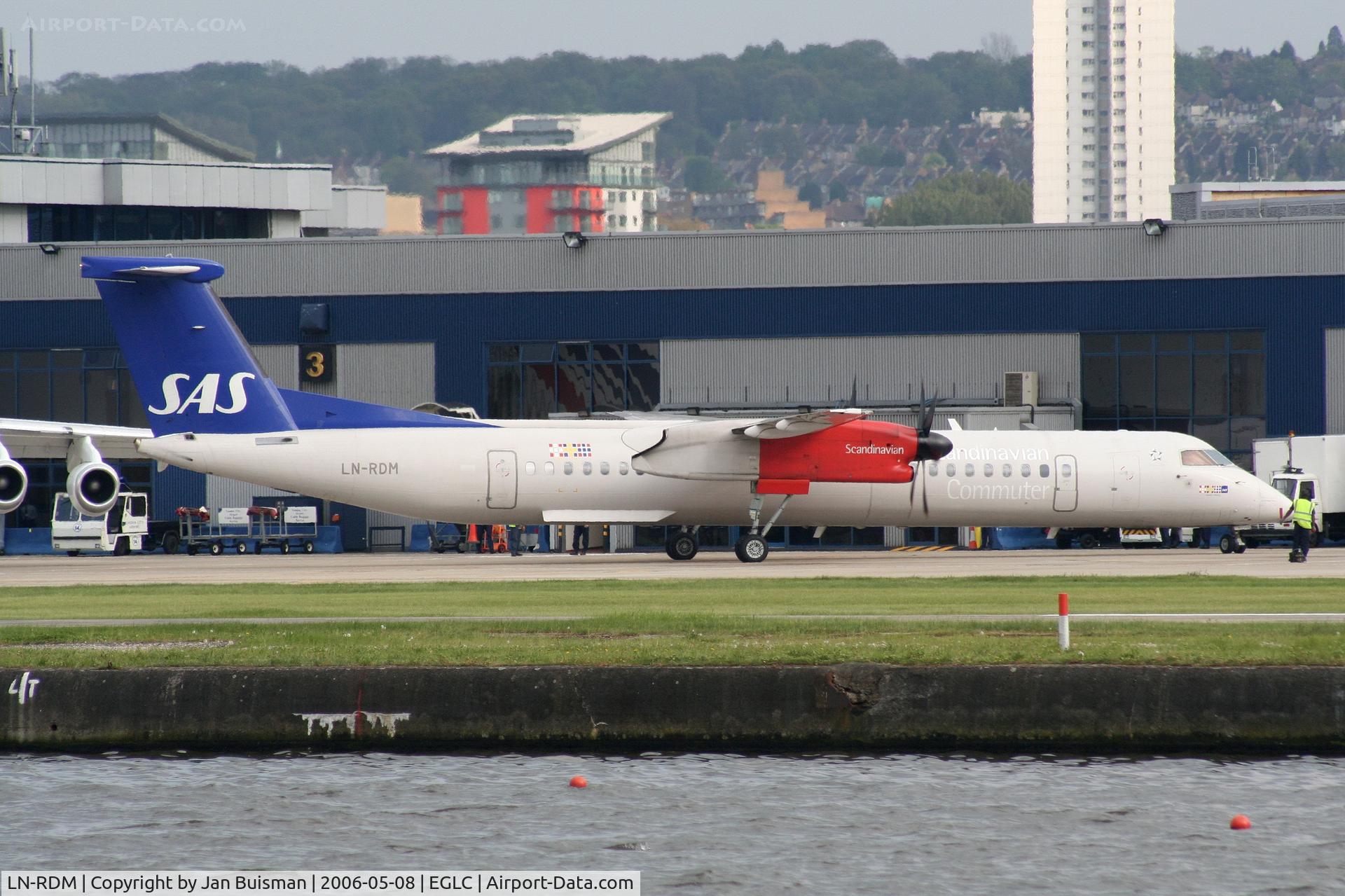 LN-RDM, 2000 De Havilland Canada DHC-8-402Q Dash 8 C/N 4033, SAS