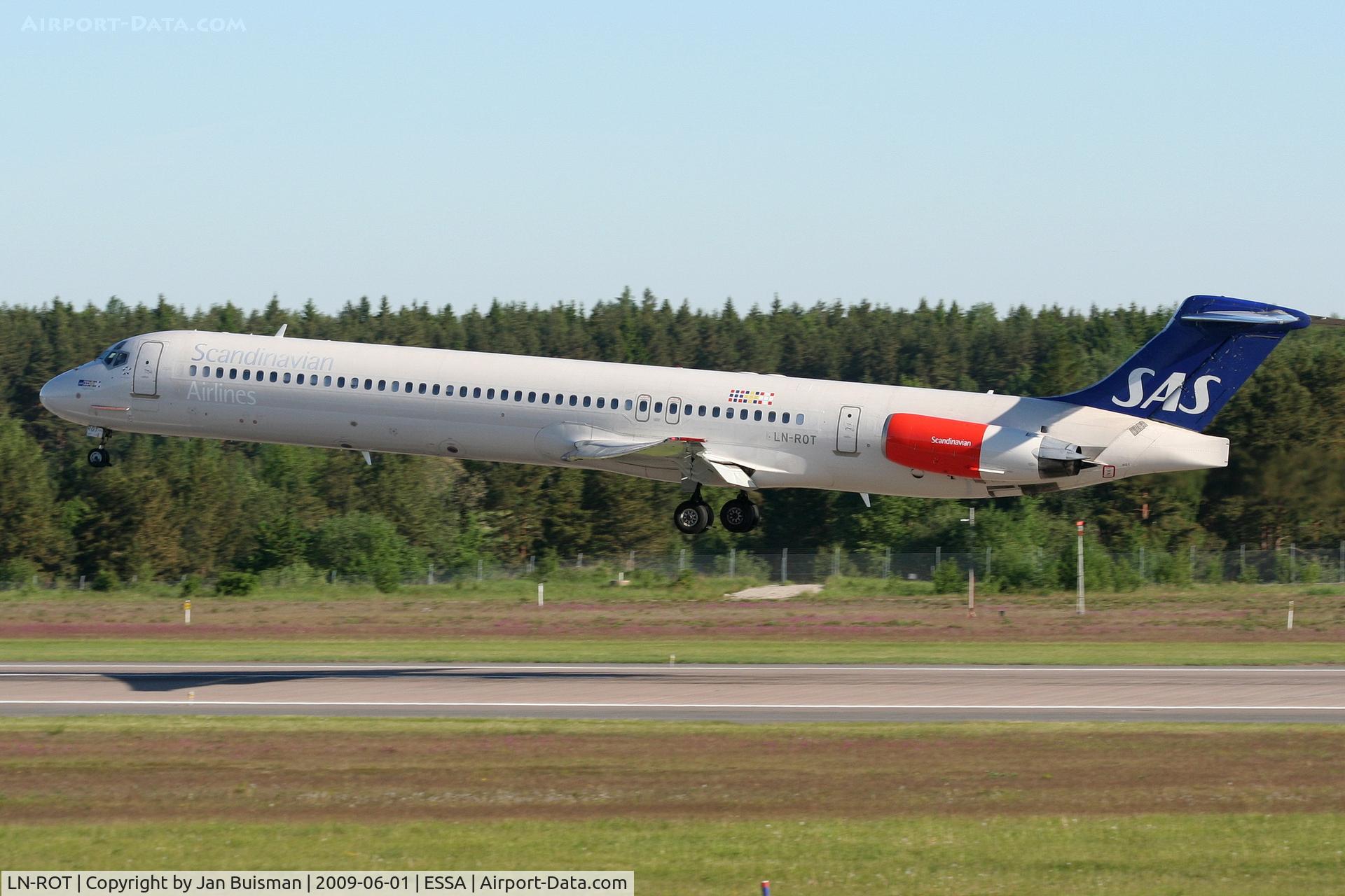 LN-ROT, 1986 McDonnell Douglas MD-82 (DC-9-82) C/N 49422, SAS