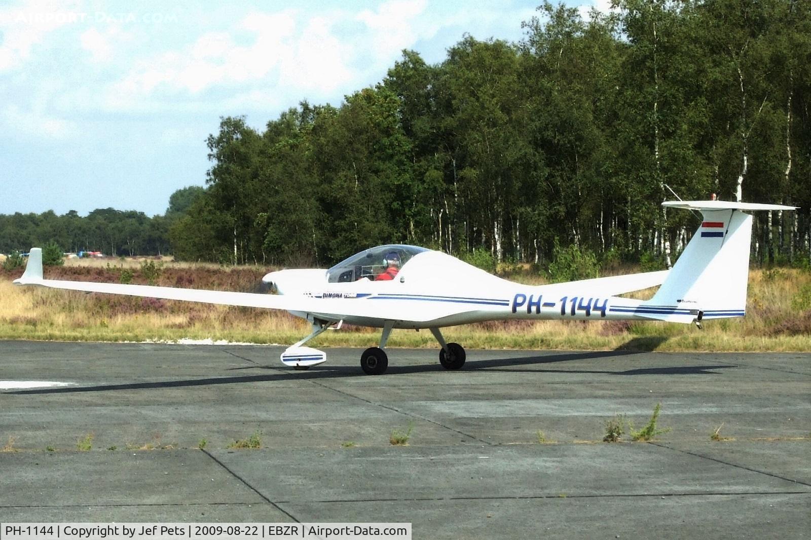 PH-1144, Diamond HK-36TC Super Dimona C/N 36530, Zoersel Fly-in.