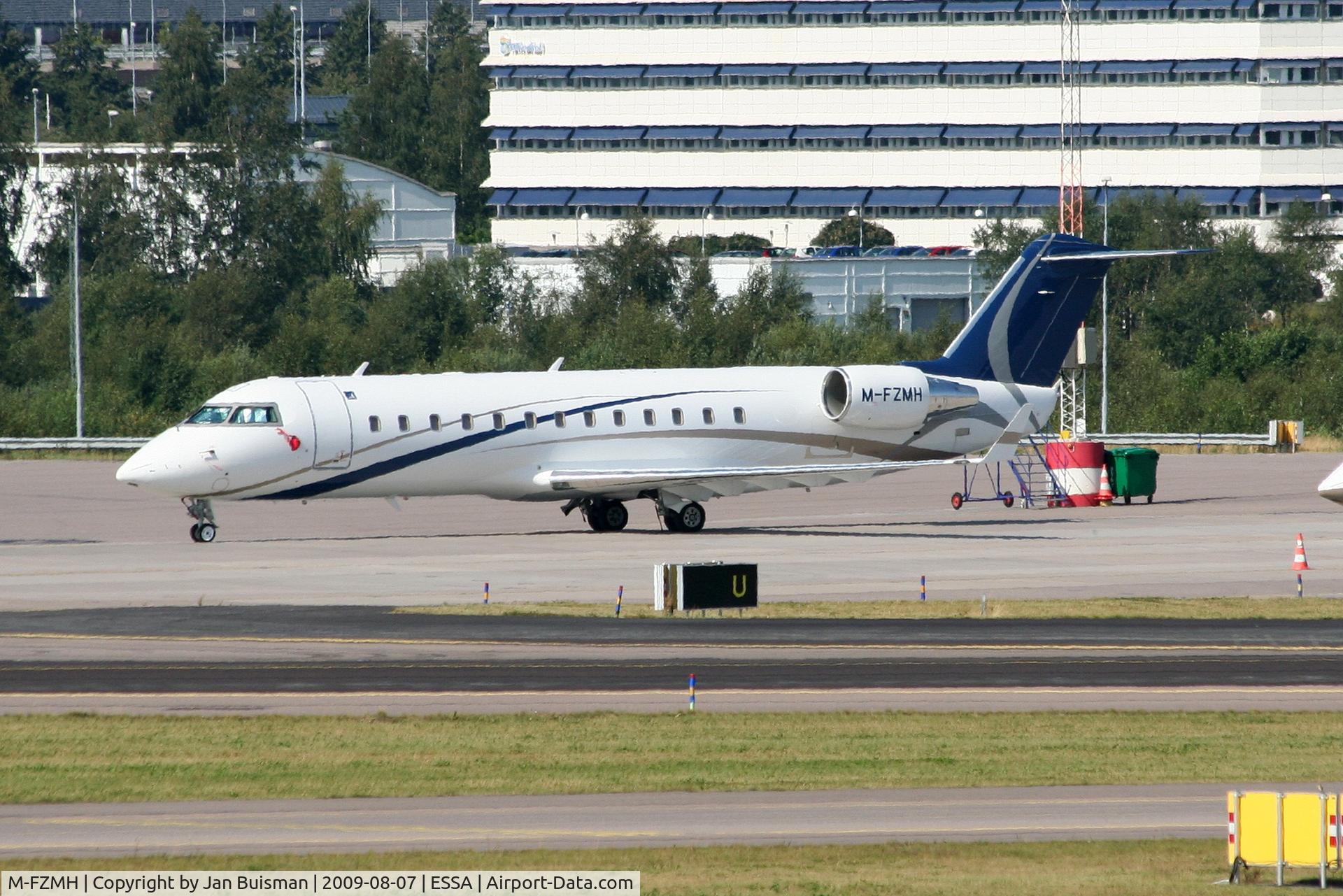 M-FZMH, 2006 Bombardier Challenger 850 (CL-600-2B19) C/N 8068, Corporate