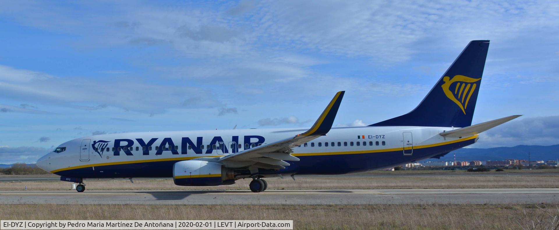 EI-DYZ, 2008 Boeing 737-8AS C/N 37518, Aeropuerto de Foronda - Vitoria-Gasteiz - Euskadi - España