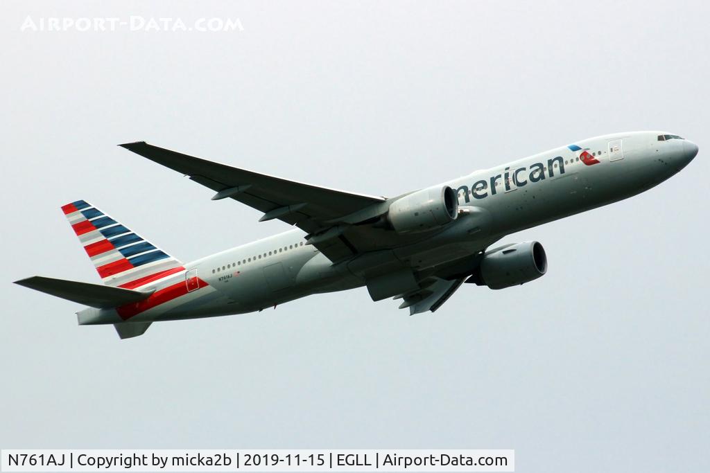 N761AJ, 2002 Boeing 777-223 C/N 31478, Take off