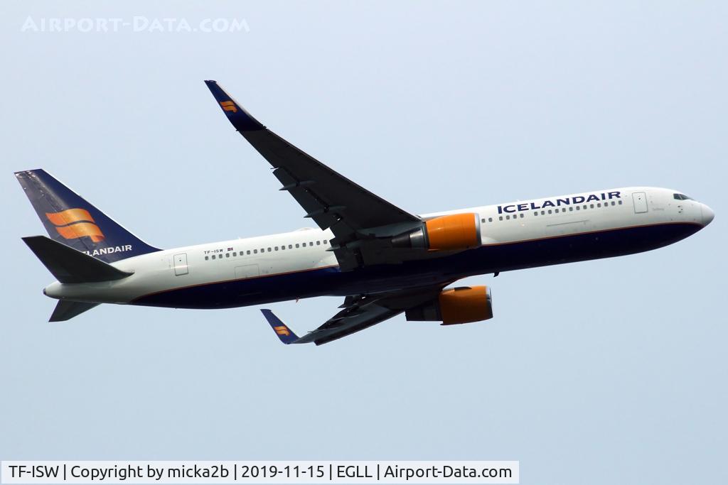 TF-ISW, 1997 Boeing 767-319/ER C/N 28745, Take off