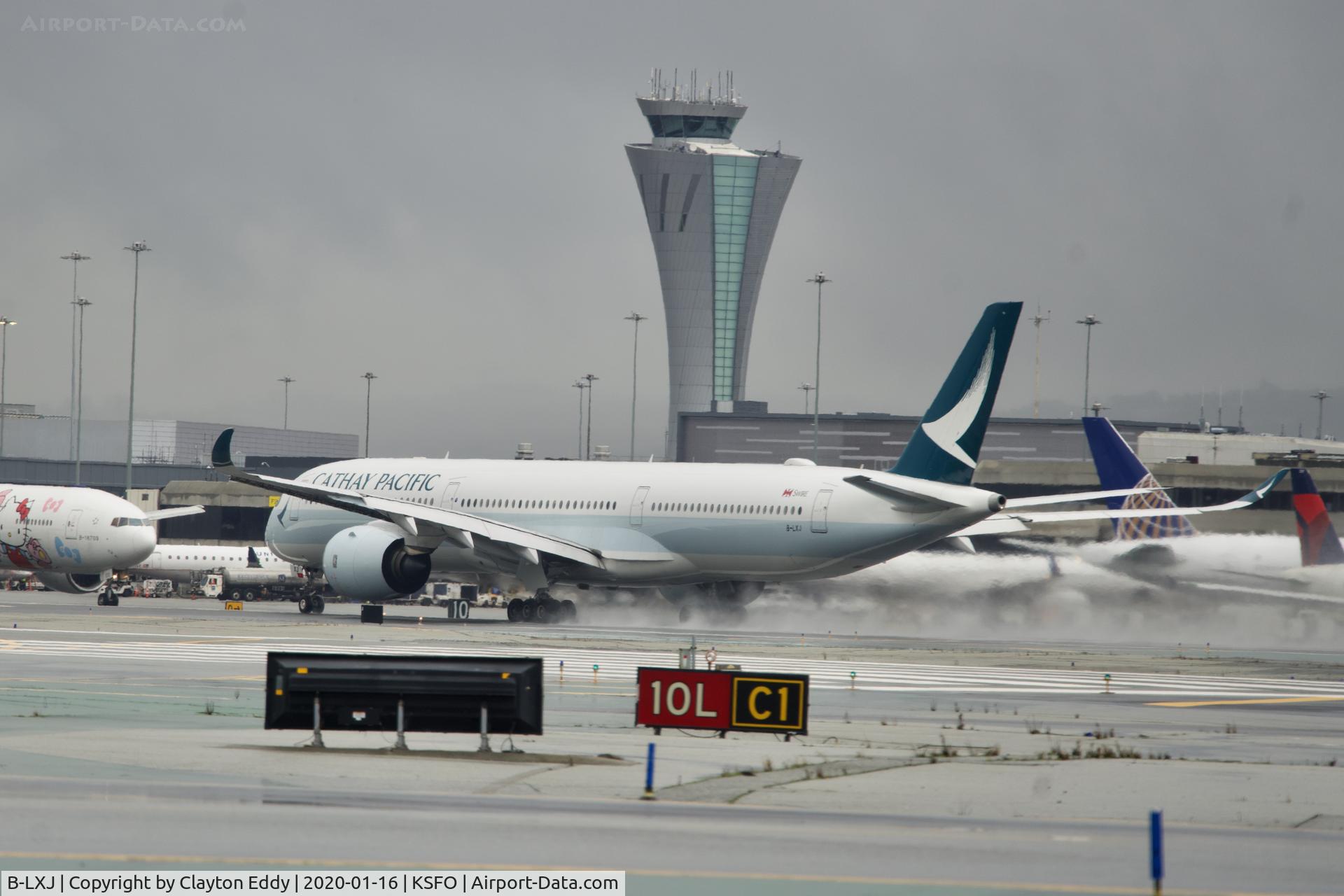 B-LXJ, 2019 Airbus A350-1041 C/N 286, Departing runway 10 SFO 2020.