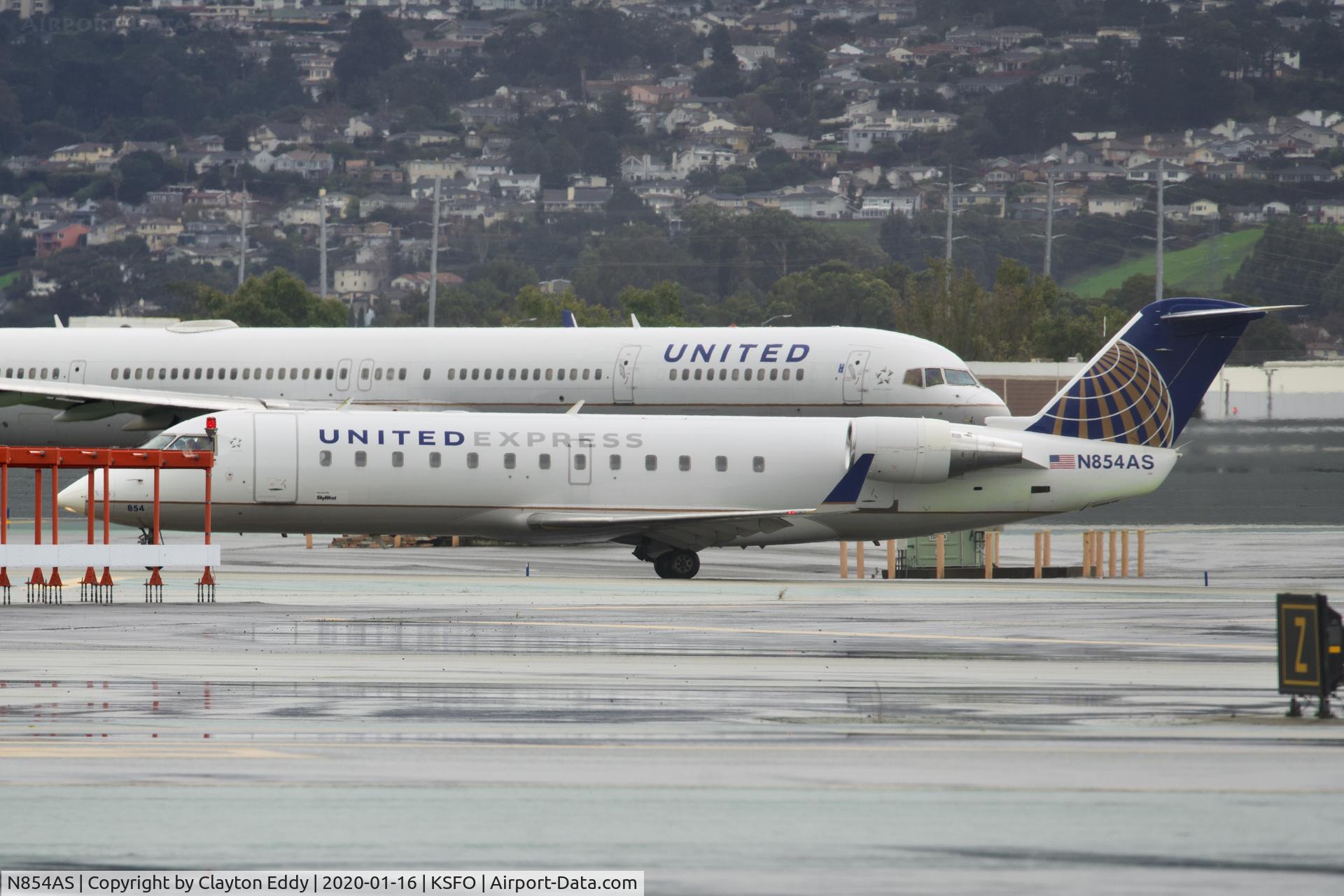 N854AS, 2000 Bombardier CRJ-200ER (CL-600-2B19) C/N 7382, Departing runway 10 SFO 2020