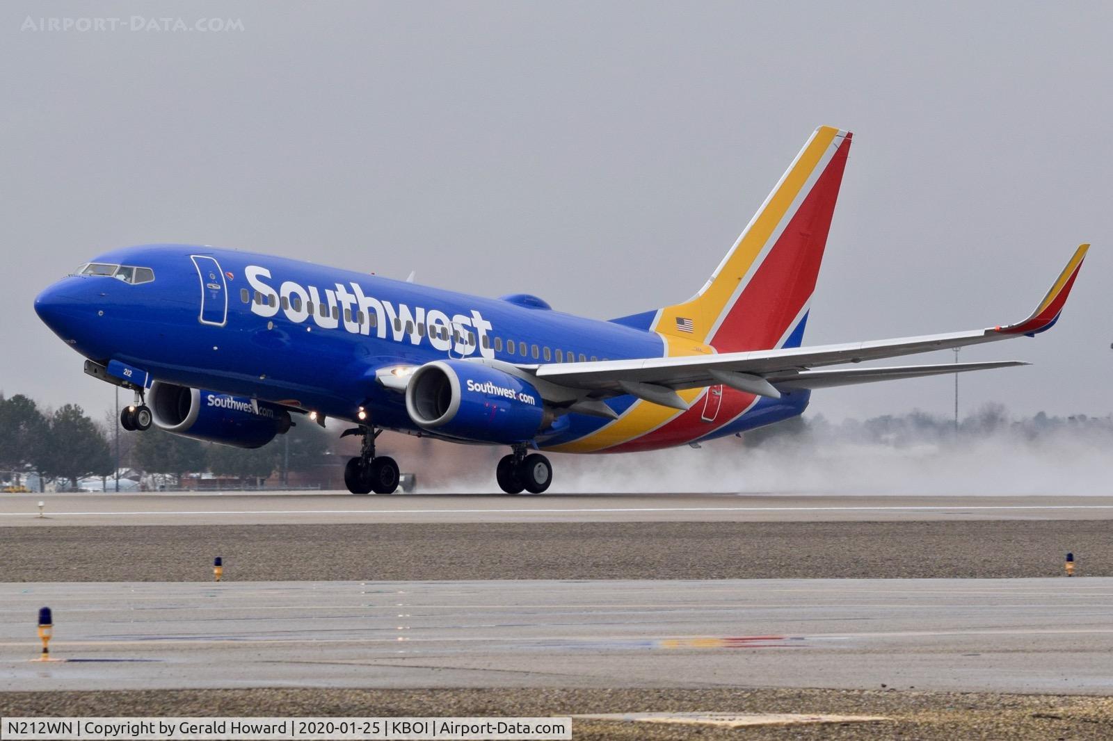 N212WN, 2005 Boeing 737-7H4 C/N 32485, Rotation