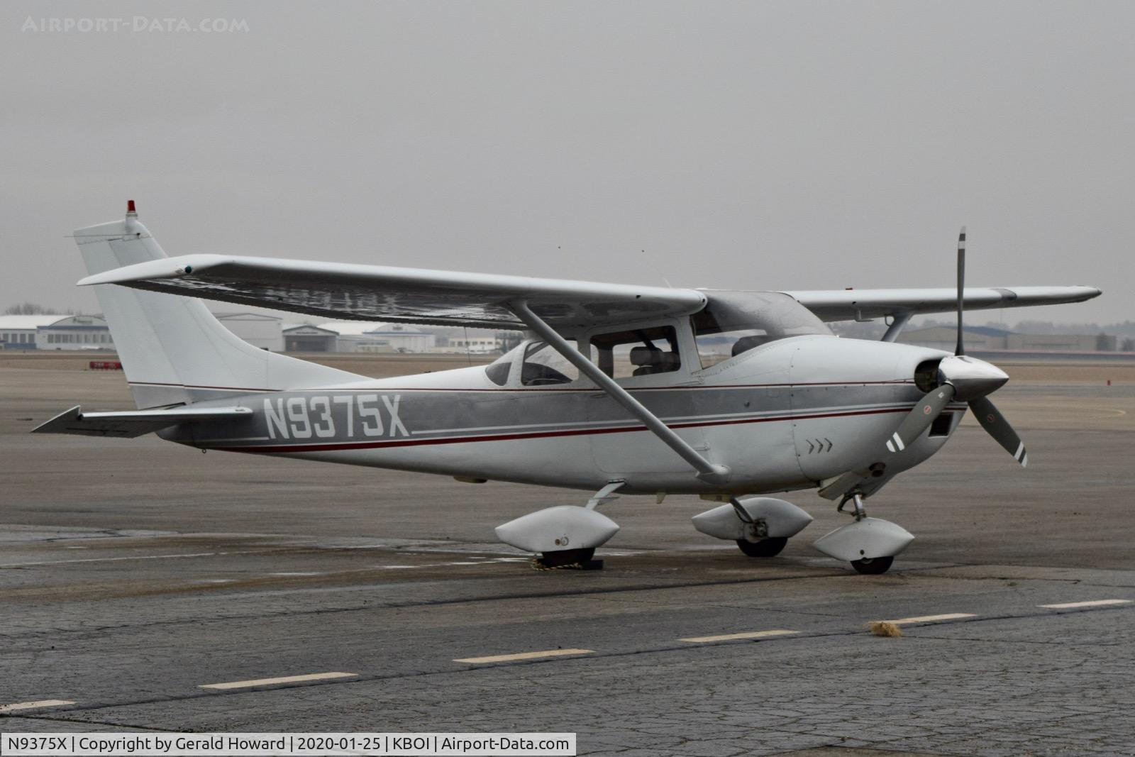 N9375X, 1962 Cessna 182E Skylane C/N 18253775, Parked on the north GA ramp.