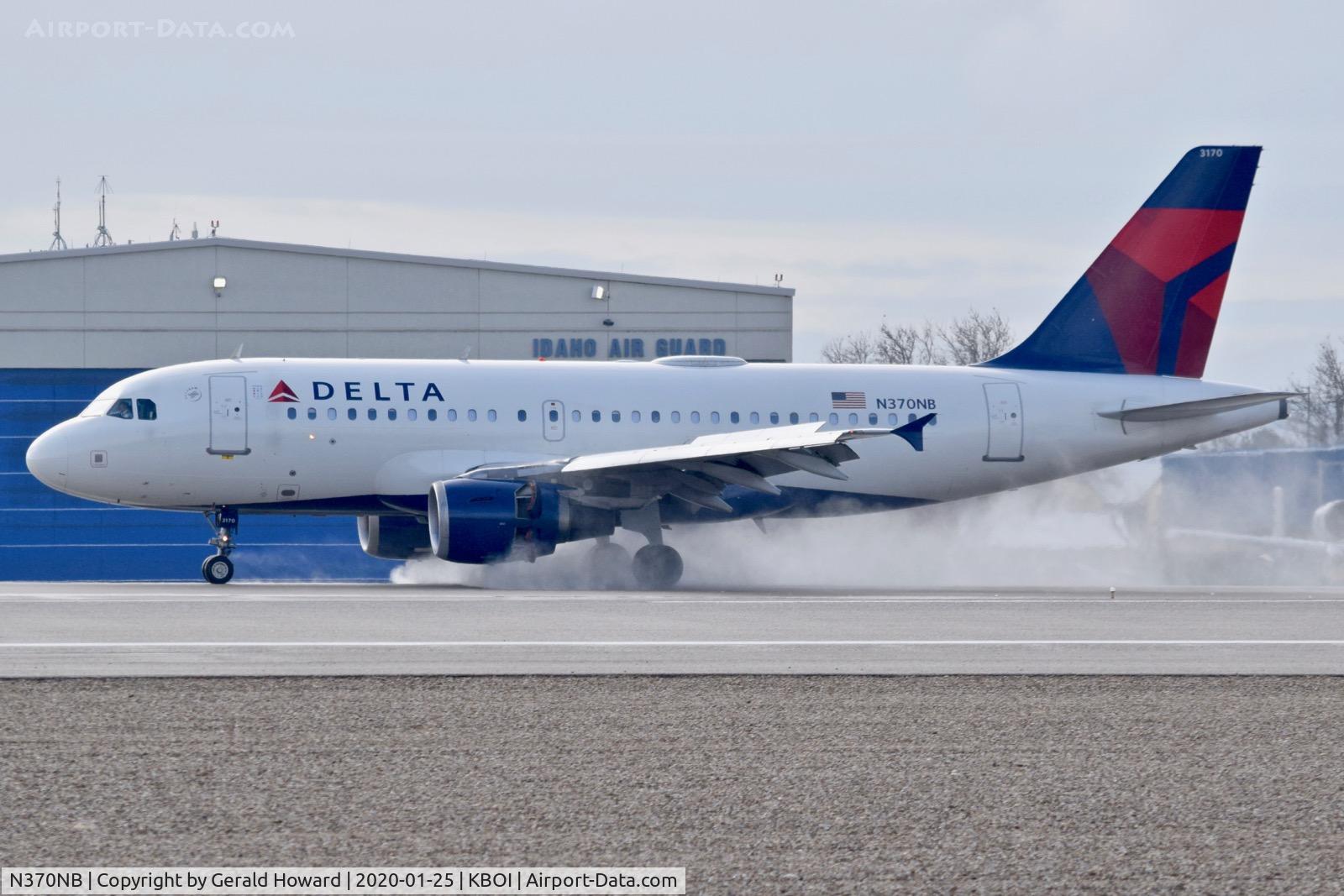 N370NB, 2003 Airbus A319-114 C/N 2087, Landing roll out on 10R.