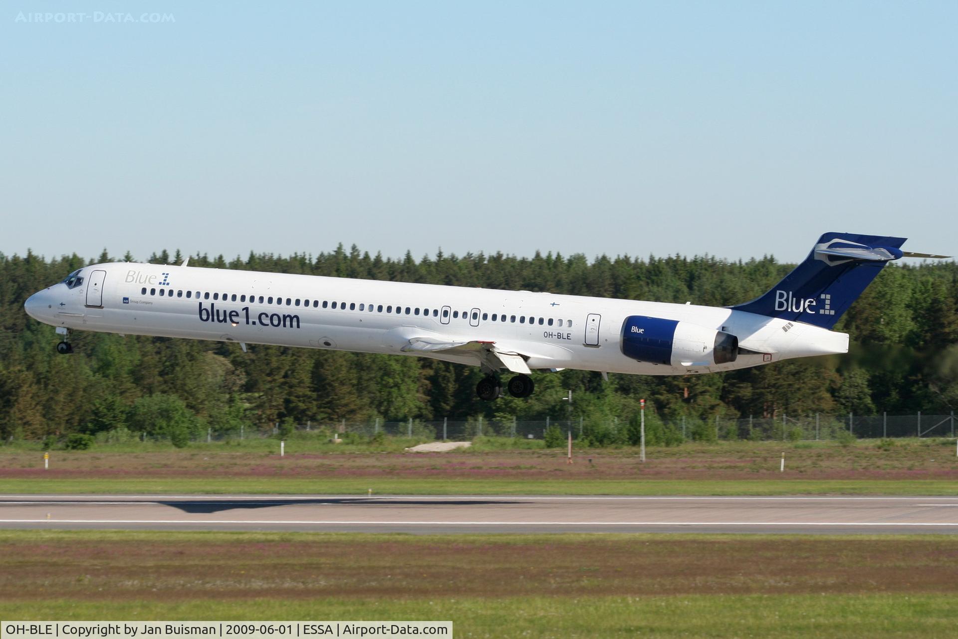 OH-BLE, 1996 McDonnell Douglas MD-90-30 C/N 53457, Blue 1