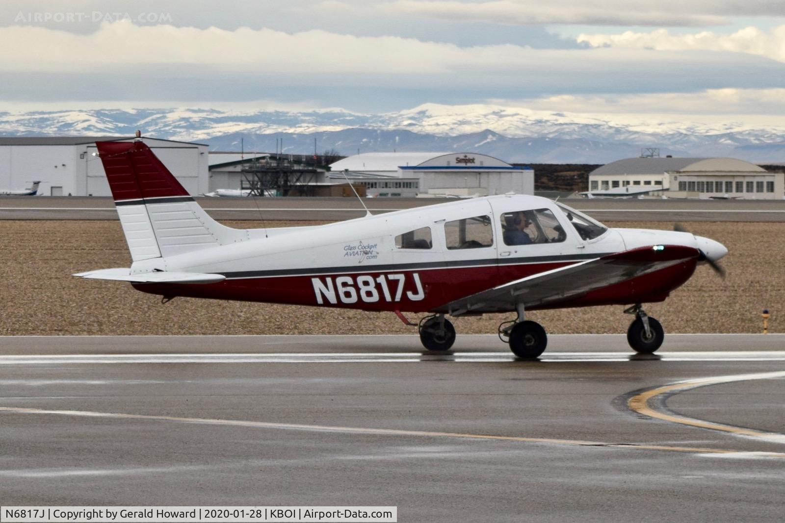 N6817J, 1976 Piper PA-28-181 C/N 28-7690400, Taxiing on Alpha.