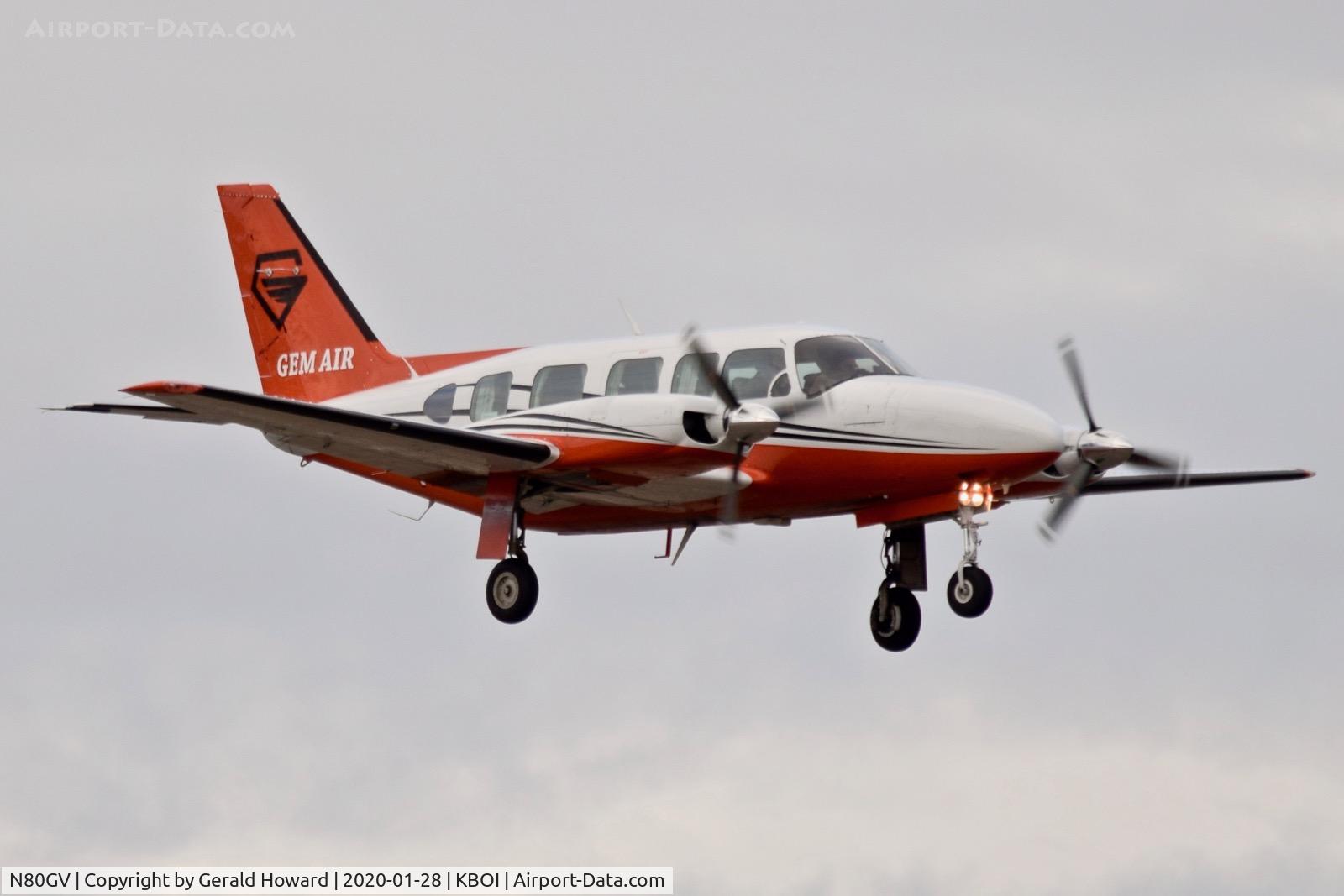 N80GV, 1975 Piper PA-31-350 Chieftain C/N 31-7552003, Landing 10L.