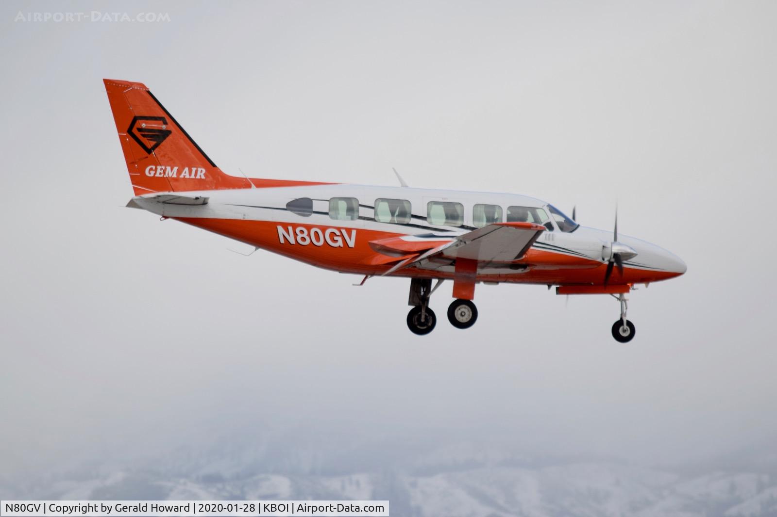 N80GV, 1975 Piper PA-31-350 Chieftain C/N 31-7552003, Landing 10L.