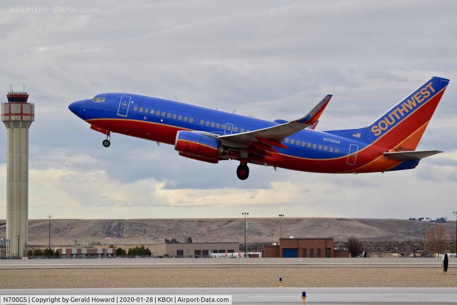 N700GS, 1997 Boeing 737-7H4 C/N 27835, Departing 10L.