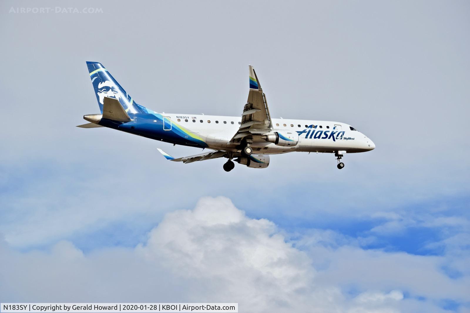 N183SY, 2016 Embraer 175LR (ERJ-170-200LR) C/N 17000589, Landing 10L.