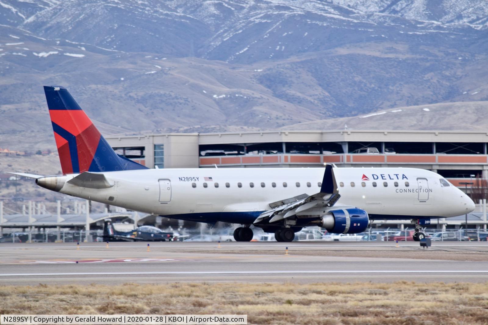 N289SY, 2018 Embraer 175LR (ERJ-170-200LR) C/N 17000756, Landing roll out on 10R.