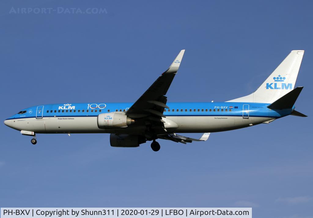 PH-BXV, 2007 Boeing 737-8K2 C/N 30370, Landing rwy 32L with additional '100' titles... Still in old c/s