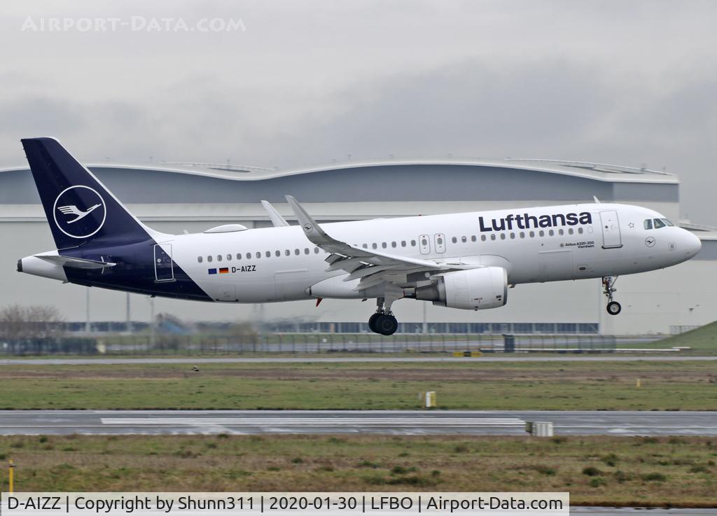 D-AIZZ, 2013 Airbus A320-214 C/N 5831, Landing rwy 14R in new c/s