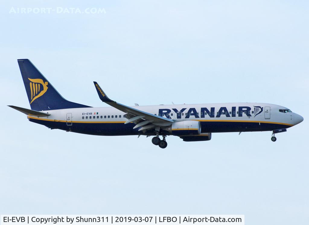 EI-EVB, 2011 Boeing 737-8AS C/N 34982, Landing rwy 32L